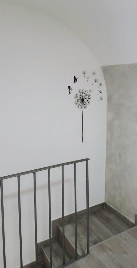 Napoli Pop Chiaia Apartment ภายนอก รูปภาพ