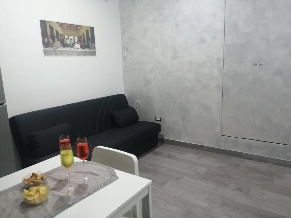 Napoli Pop Chiaia Apartment ภายนอก รูปภาพ