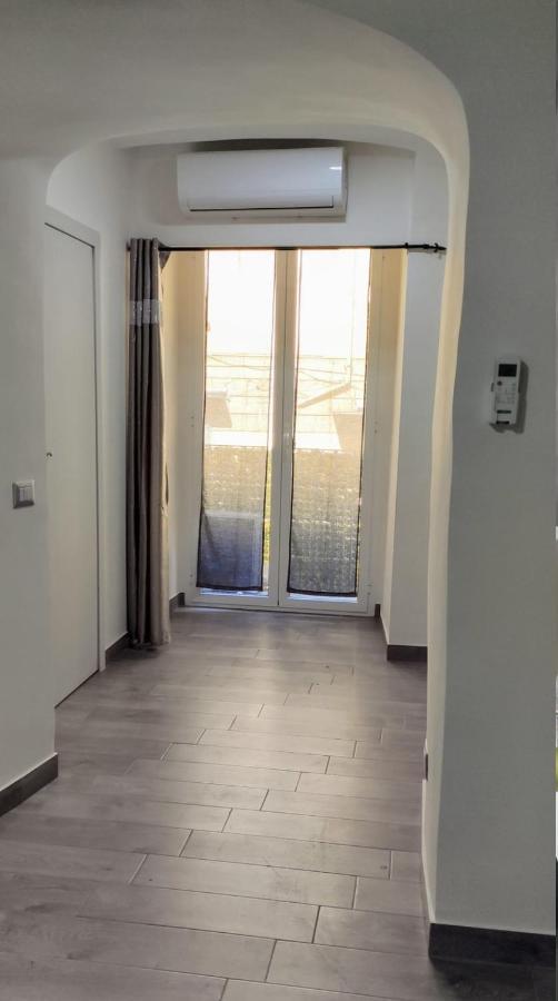 Napoli Pop Chiaia Apartment ภายนอก รูปภาพ