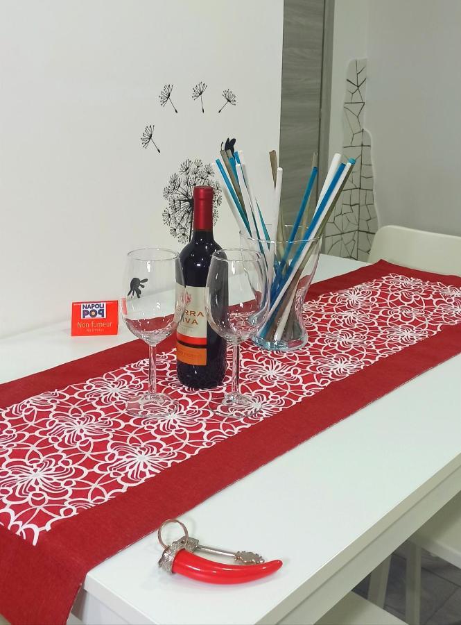 Napoli Pop Chiaia Apartment ภายนอก รูปภาพ