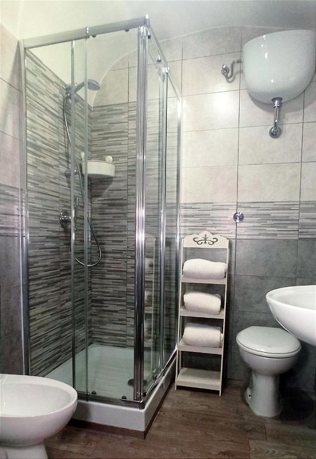 Napoli Pop Chiaia Apartment ภายนอก รูปภาพ