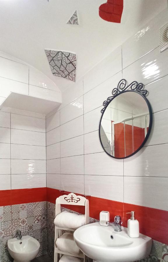 Napoli Pop Chiaia Apartment ภายนอก รูปภาพ