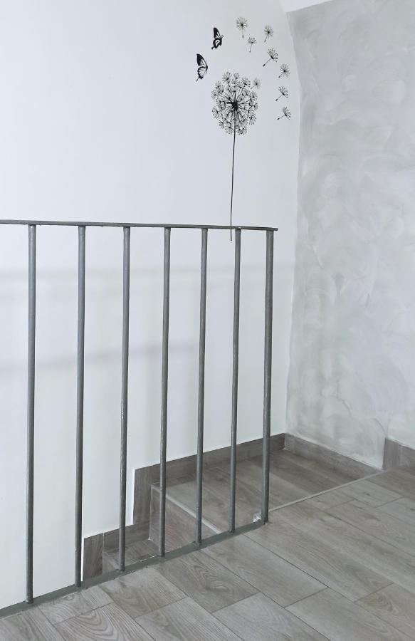 Napoli Pop Chiaia Apartment ภายนอก รูปภาพ
