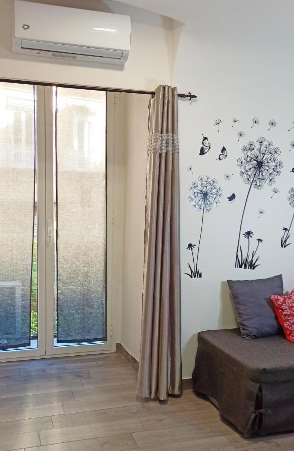 Napoli Pop Chiaia Apartment ภายนอก รูปภาพ