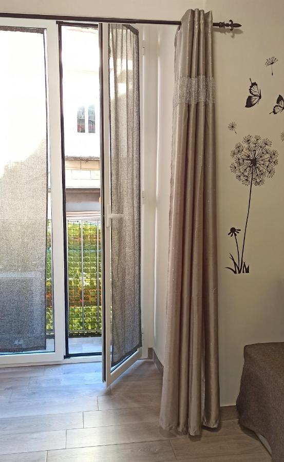 Napoli Pop Chiaia Apartment ภายนอก รูปภาพ