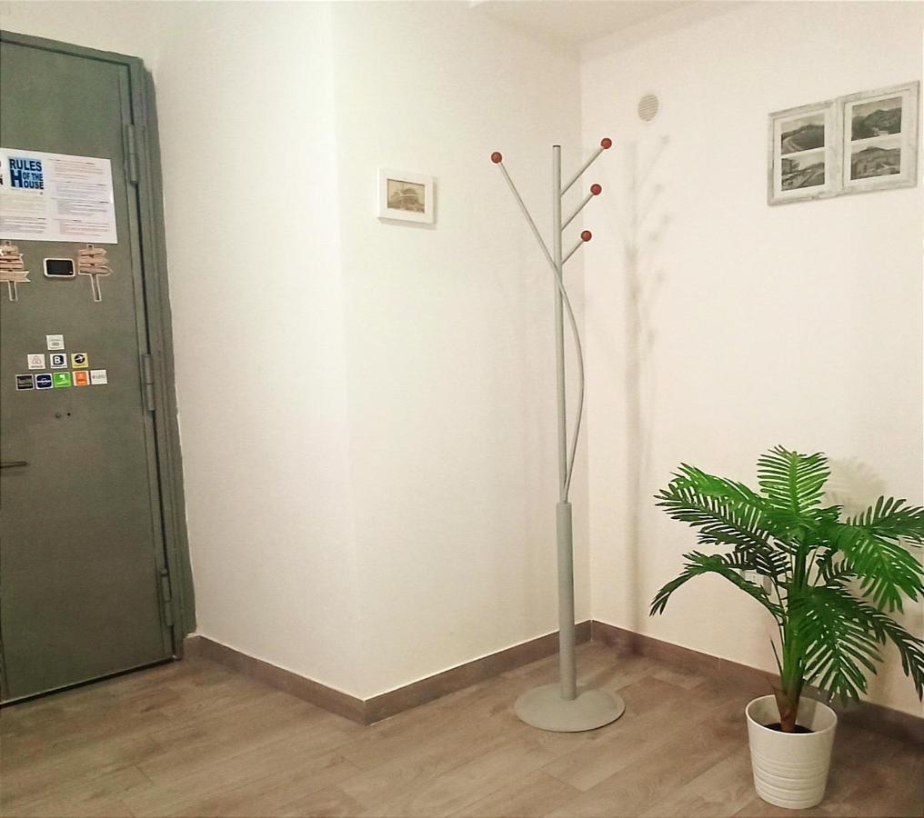 Napoli Pop Chiaia Apartment ภายนอก รูปภาพ